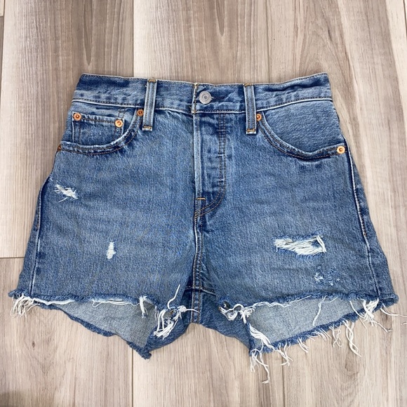 Levi’s wedgie distressed high waisted button fly denim shorts size 25 - Picture 2 of 9